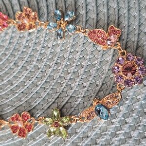 MONET BRAND WOMEN'S BEAUTIFUL MULTI COLORS FASHION JEWELRY NECKLACE